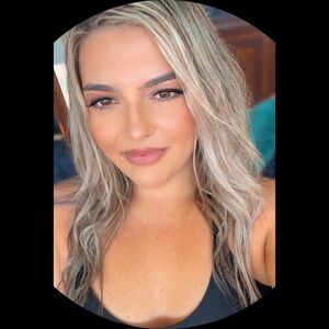 Meet your Posher, Shaina